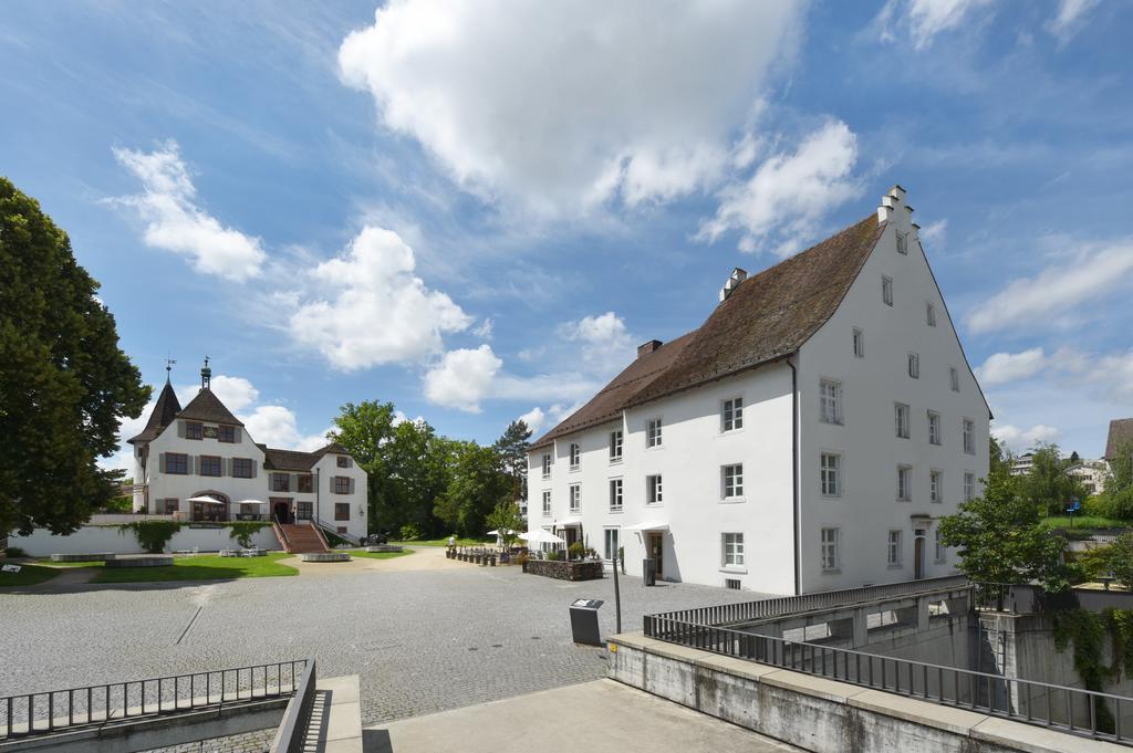 Hotel Im Schlosspark Binningen Exterior photo